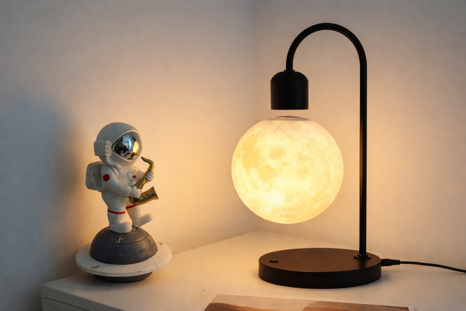 Floating Moon Lamp